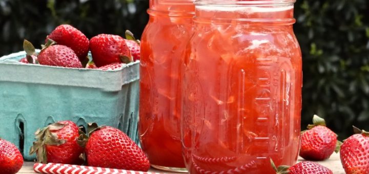 Ceai rece de căpșuni și mentă