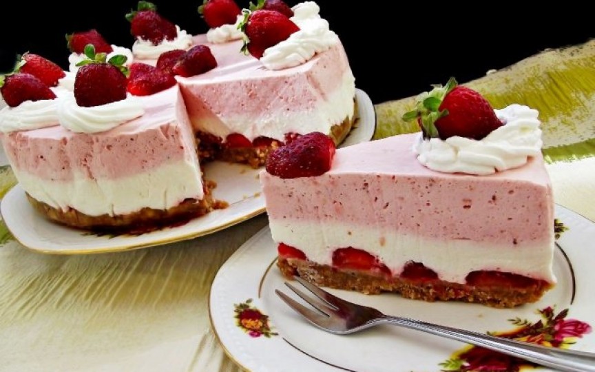 Cheesecake cu căpșuni