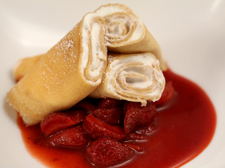 Clătite cu căpșuni și miere