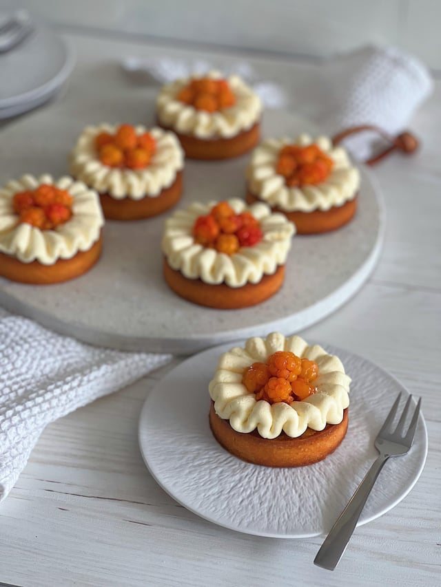 🥧 Tartă cu Mur pitic și cremă de vanilie