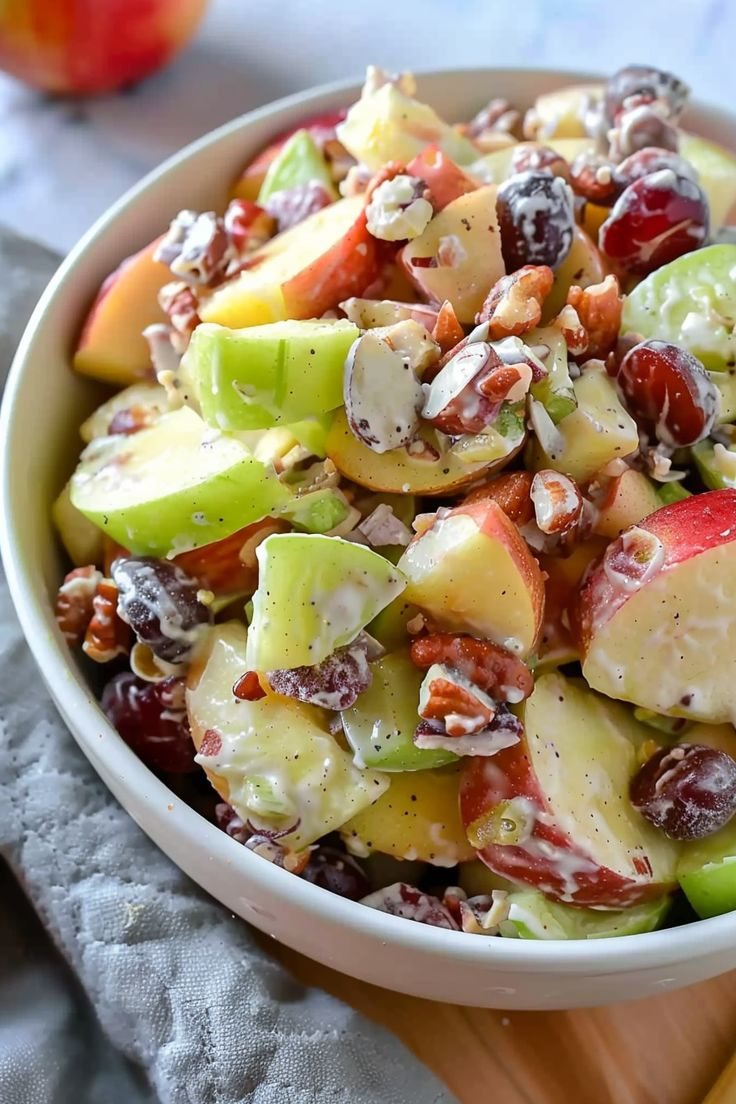 🥗 Salată cu Măr de zahăr și nuci