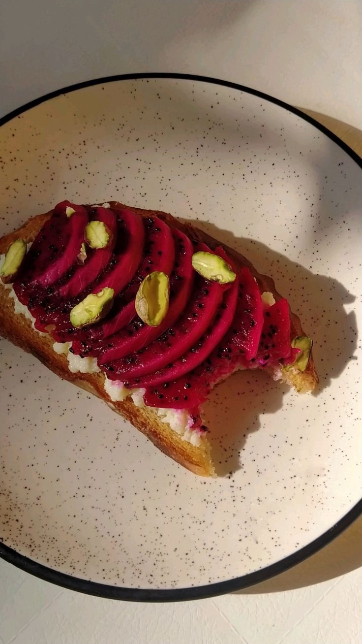 🥪 Sandviș cu brânză și Fructul dragonului