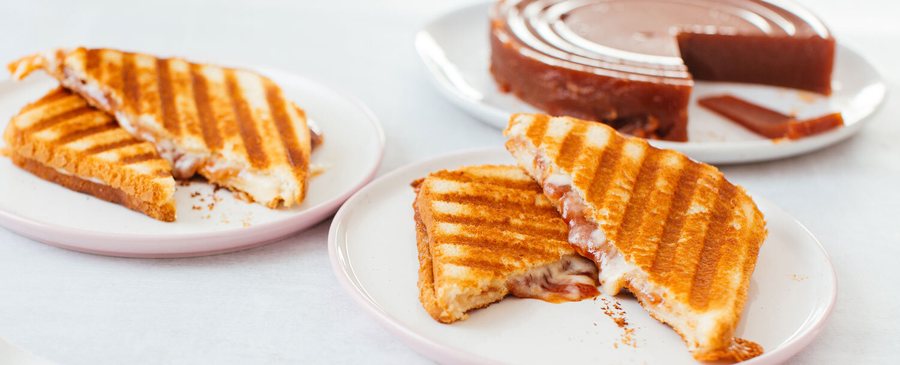 🥪 Sandviș cu brânză și Guava
