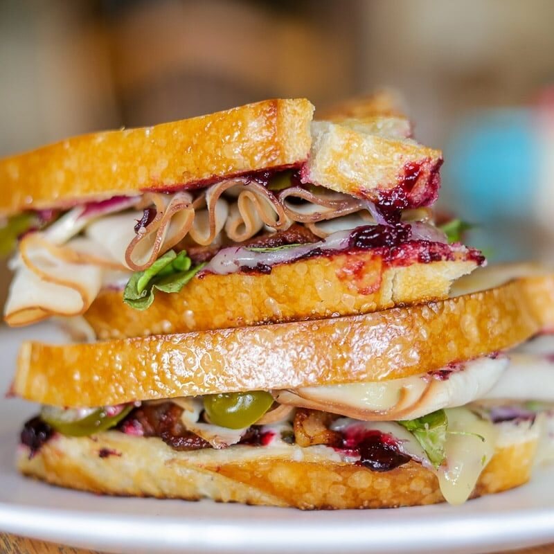 🥪 Sandviș cu brânză și Huckleberry