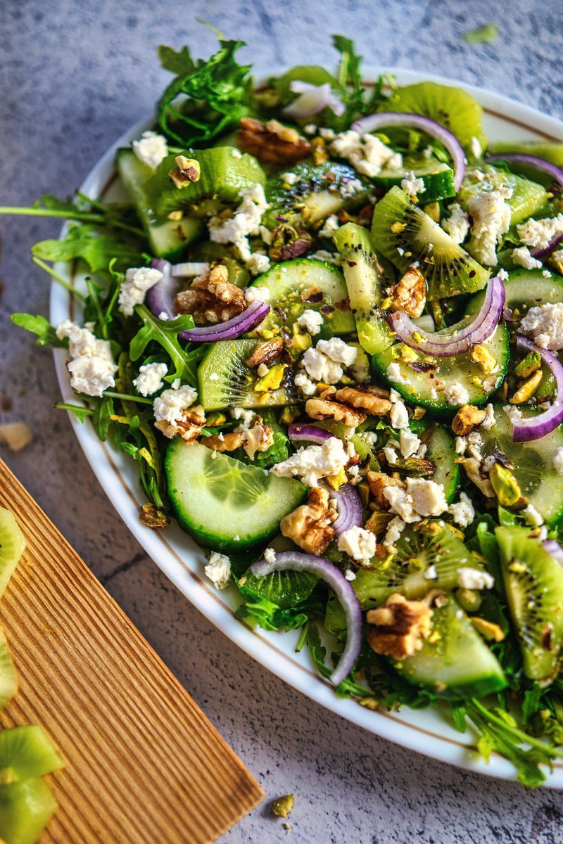 🥗 Salată cu Kiwi și nuci