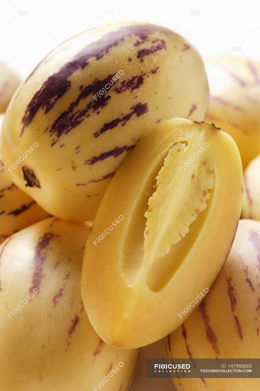 Pepino (Solanum muricatum)