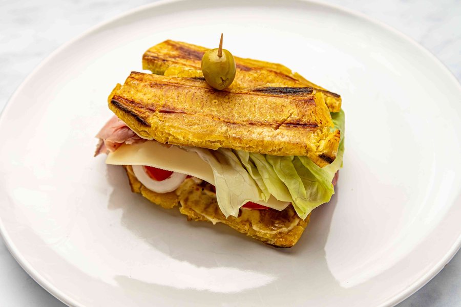 🥪 Sandviș cu brânză și Banană plantain