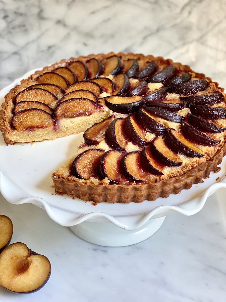 🥧 Tartă cu Prună și cremă de vanilie