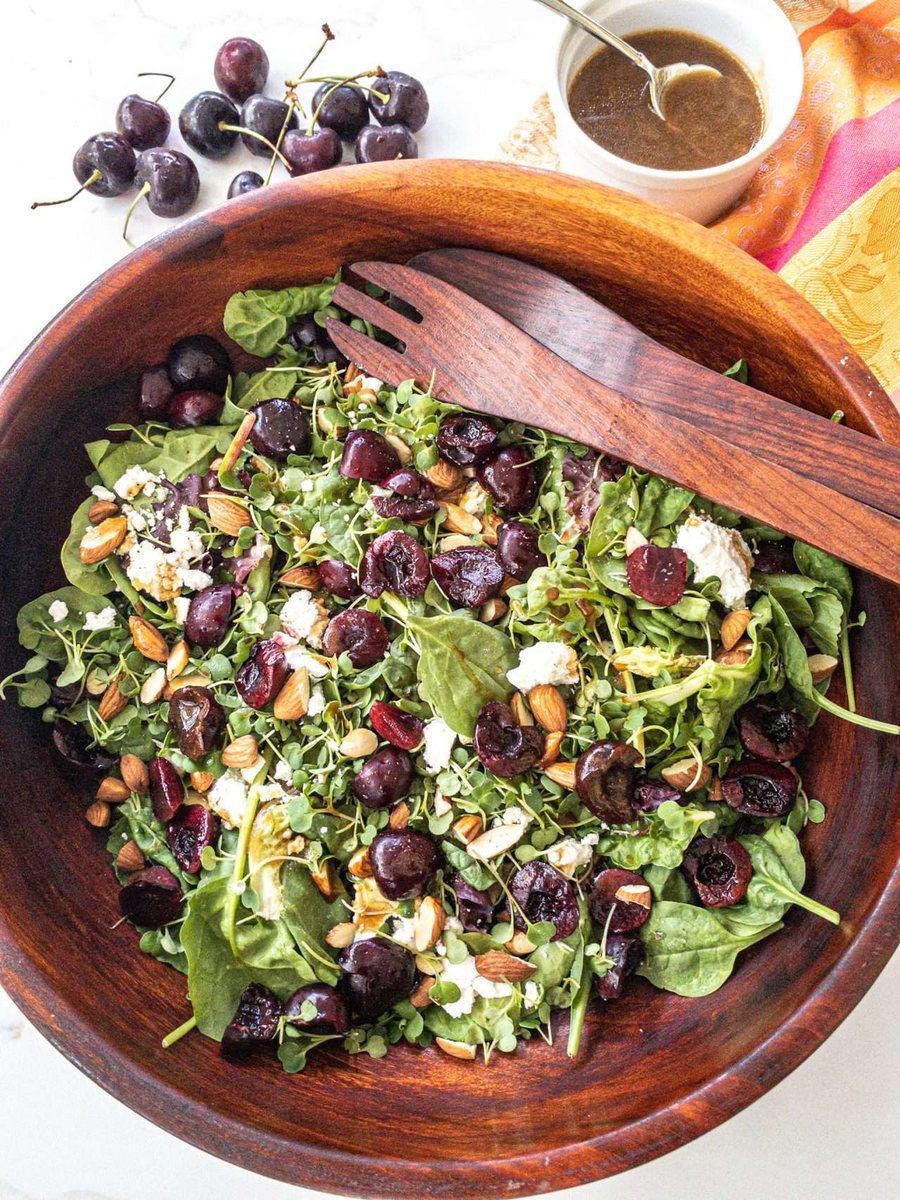 🥗 Salată cu Vișină și nuci