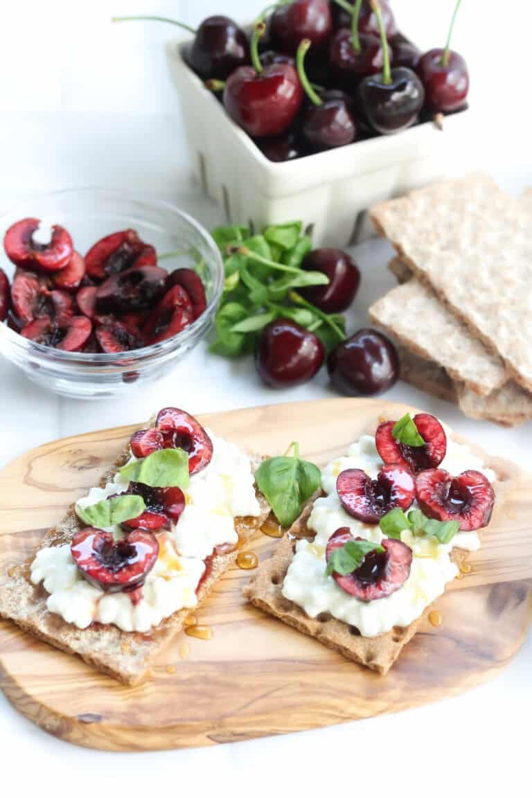 🥪 Sandviș cu brânză și Vișină