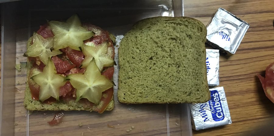 🥪 Sandviș cu brânză și Carambola