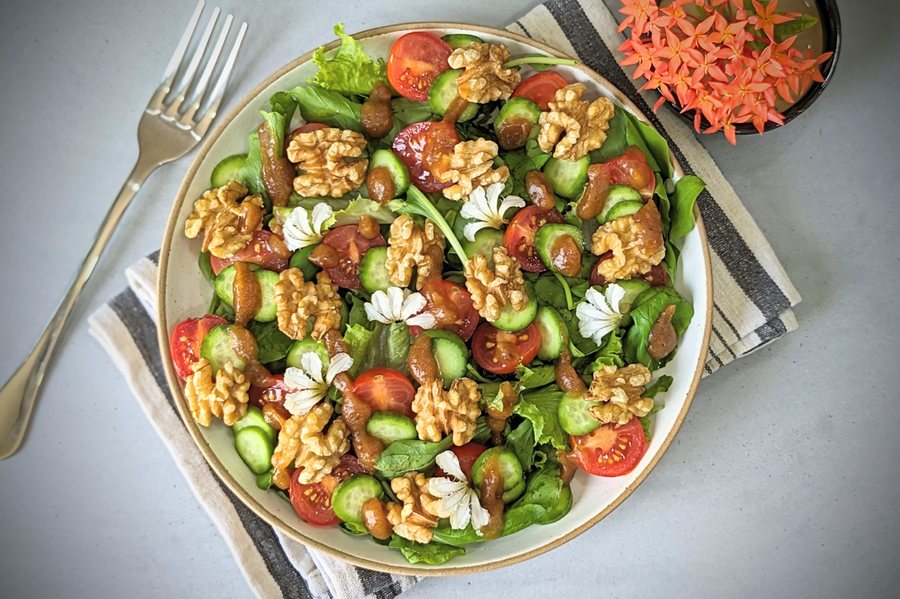 🥗 Salată cu Tamarind și nuci