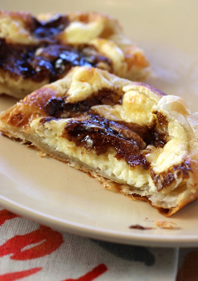 🥧 Tartă cu Tamarind și cremă de vanilie