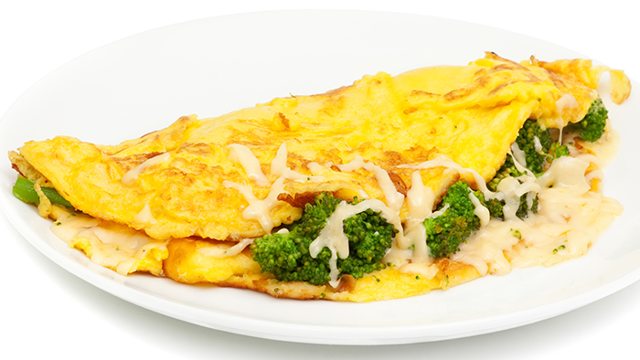 Omletă cu broccoli și brânză