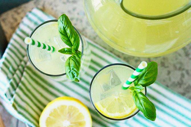 Limonadă cu busuioc și lămâie