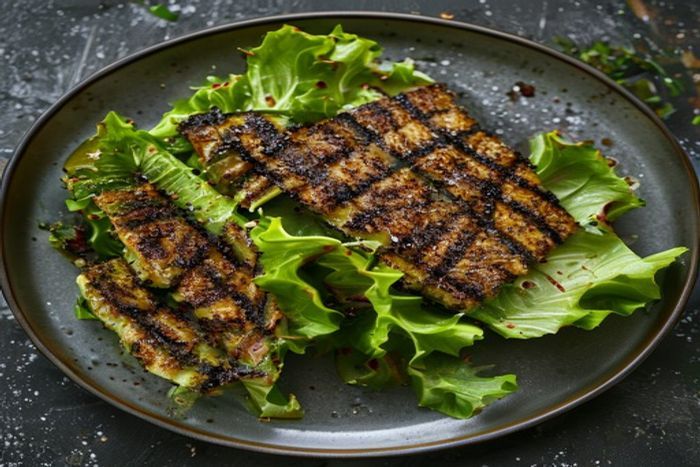 Salata verde la gratar cu usturoi