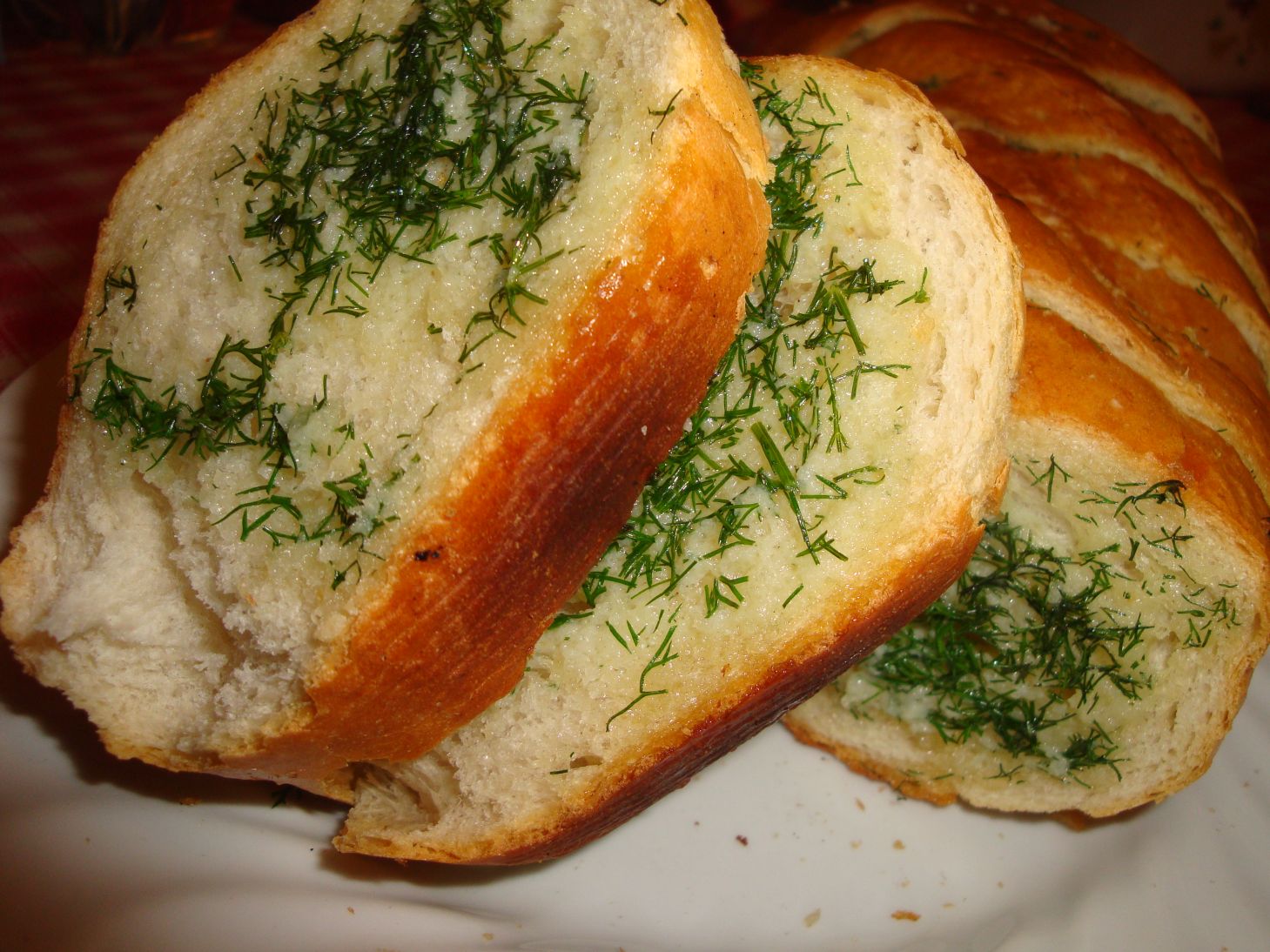 Pâine cu Unt și Mărar