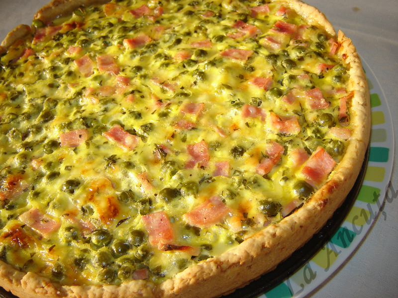 Пирог с зелёным горошком и сыром