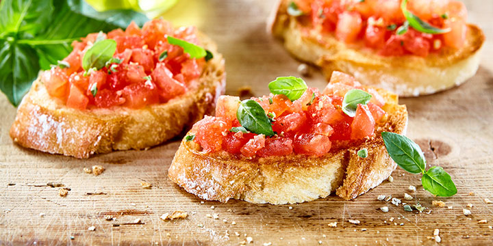 Bruschetta with Tomatoes and Garlic