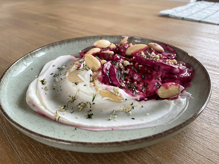 Beetroot Salad with Yogurt and Garlic