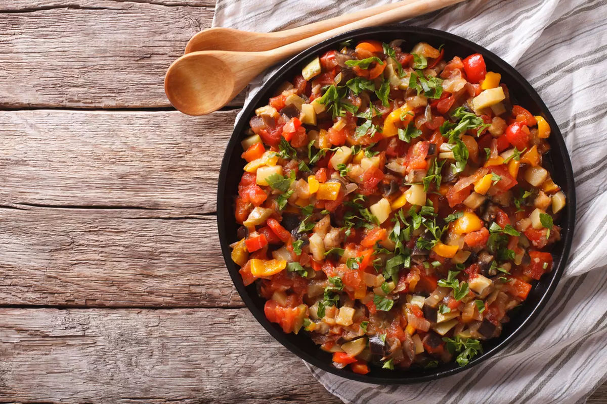 Tocăniță de legume cu țelină rădăcină