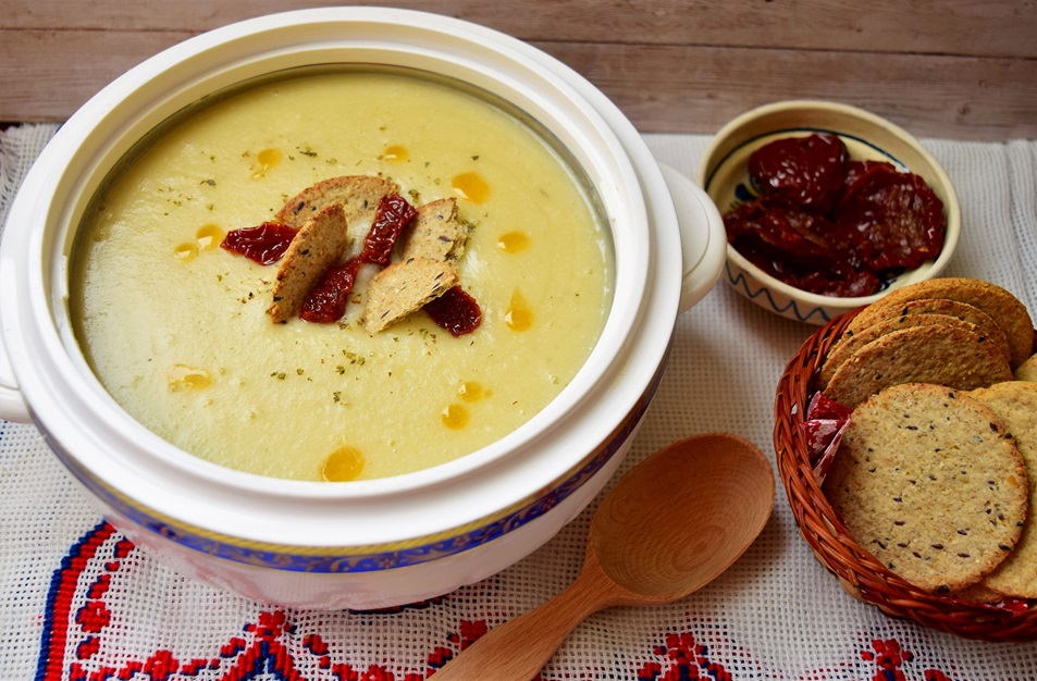 Supă cremă de usturoi