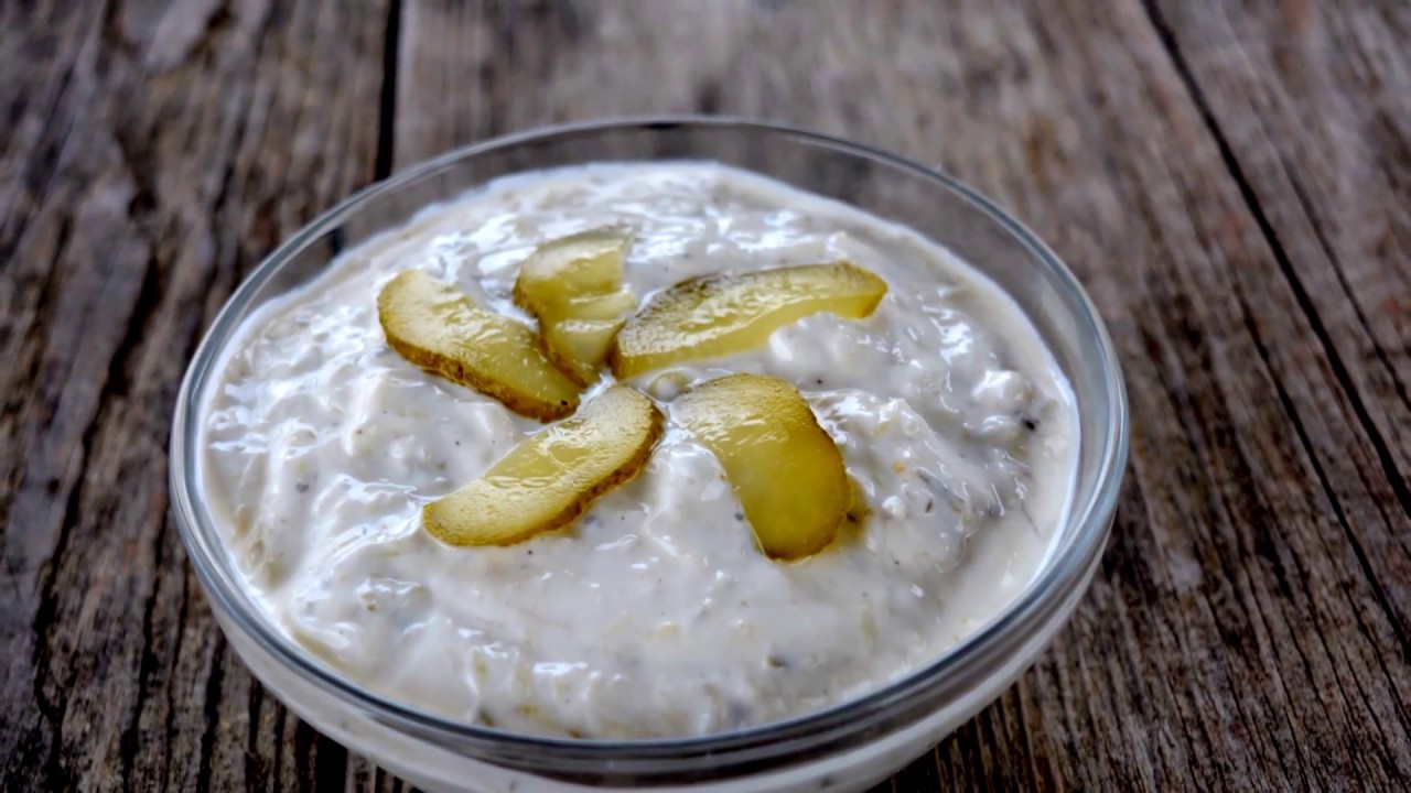 Tzatziki (iaurt cu castraveți și usturoi)