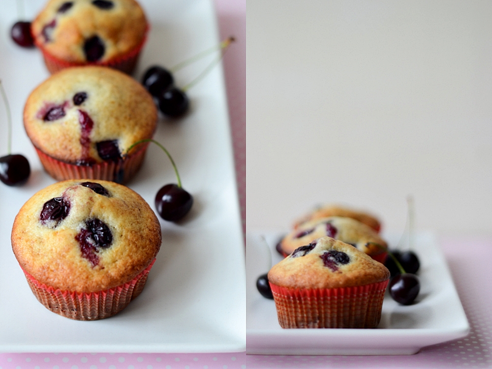 Brioșe cu cireșe și ciocolată