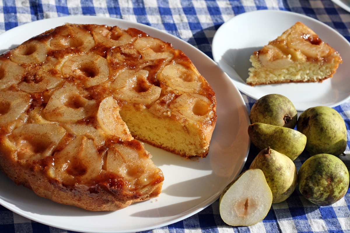 Пирог с грушами и корицей