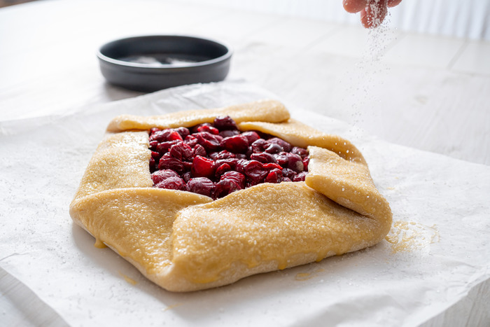 Plăcintă rustică cu vișine (galette)