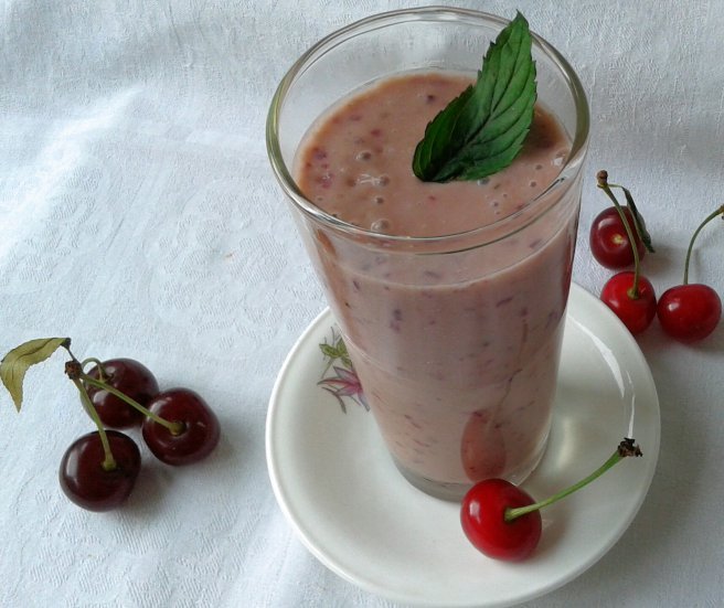 Smoothie de vișine și banană